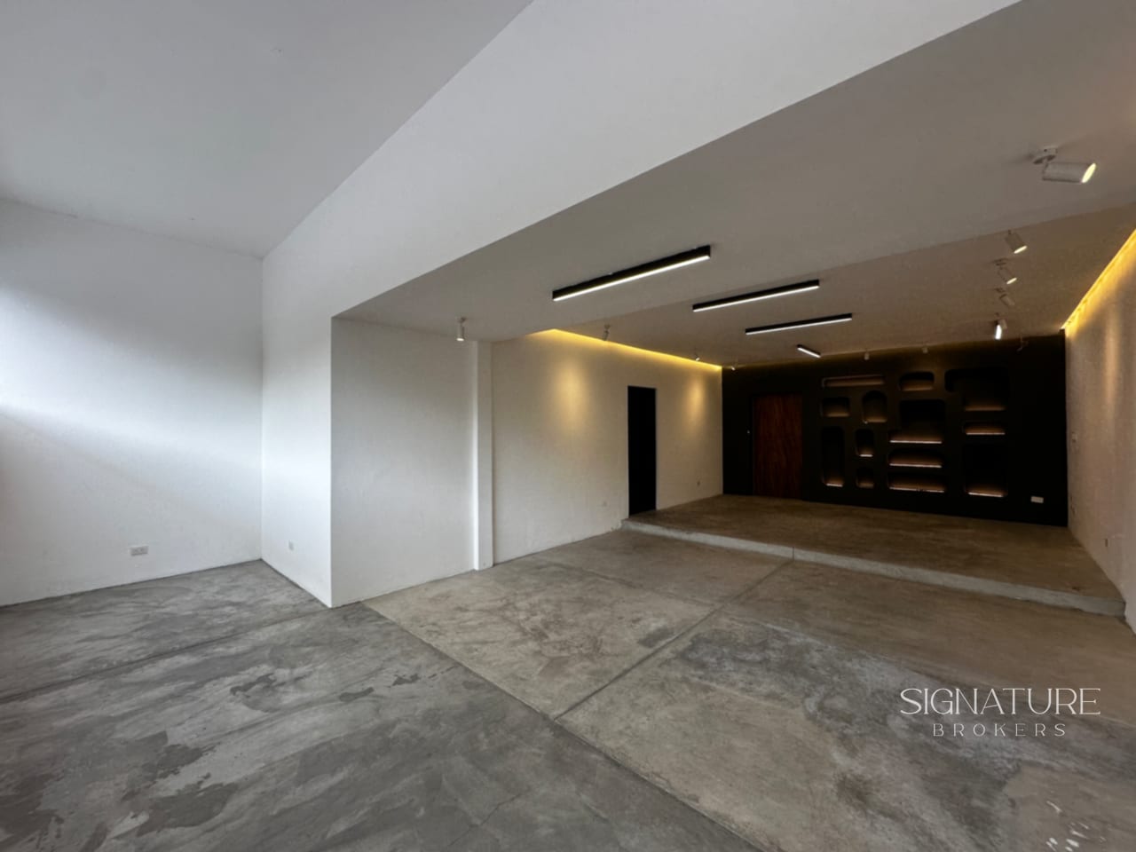 Local en Renta para Showroom- Plaza Via Fontana Z.14 — Local en Alquiler en Zona 14, Guatemala, Ciudad — foto 1 de 7
