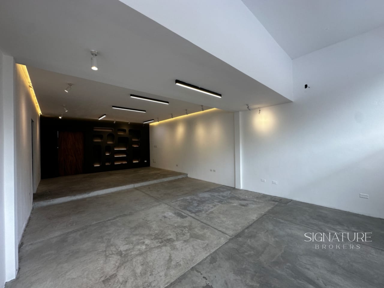 Local en Renta para Showroom- Plaza Via Fontana Z.14 — Local en Alquiler en Zona 14, Guatemala, Ciudad — foto 3 de 7