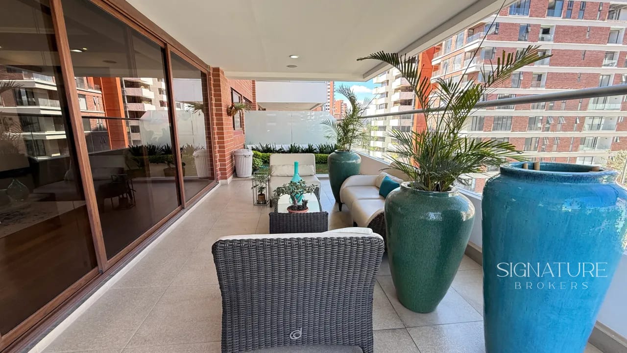 Apartamento en Venta con Jardínes - zona 14 — Apartamento en Venta en Gaudí, Zona 14, Guatemala, Ciudad — foto 7 de 10