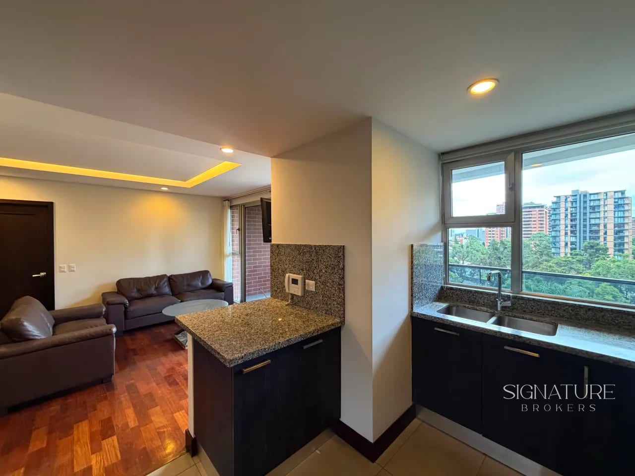 Edificio SANTA SOFÍA Z10 — Apartamento en Alquiler en Zona 10, Guatemala, Ciudad — foto 2 de 10