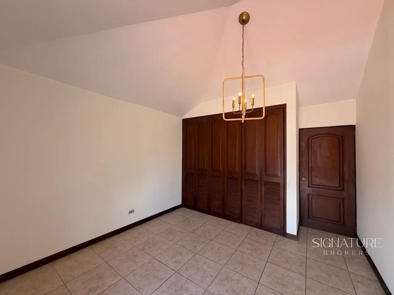 Casa en Renta – San Antonio Residenciales, Km. 16.5 CES — Casa en Alquiler en San Antonio, Carretera a El Salvador, Guatemala, Ciudad — foto 3 de 9