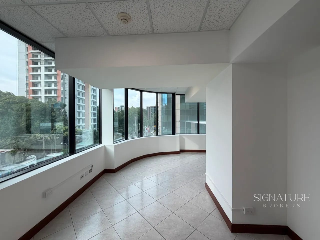 Oficina en Renta – Europlaza, 5ta Avenida Z.14 — Oficina en Alquiler en Europlaza, Zona 14, Guatemala, Ciudad — foto 14 de 17