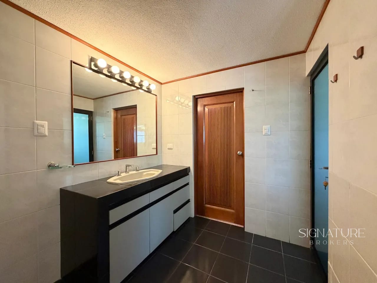 Casa en Venta – Lomas del Bosque, Finca La Plata Z.10 — Casa en Venta en Zona 10, Guatemala, Ciudad — foto 2 de 10
