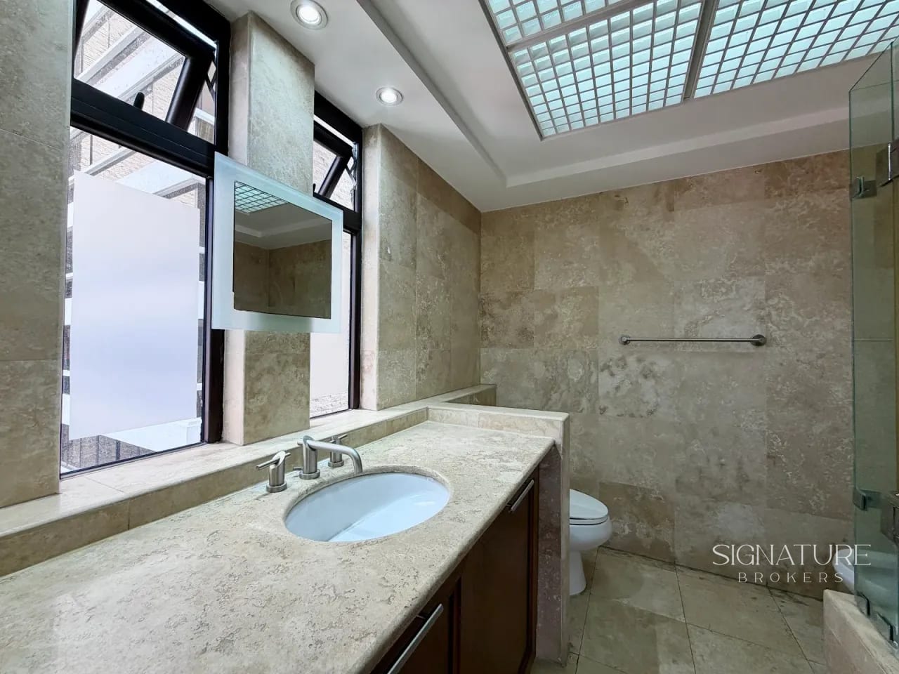 Apartamento en Renta – Tiffany II Z.10 — Apartamento en Alquiler en Tiffany II, Zona 10, Guatemala, Ciudad — foto 8 de 10