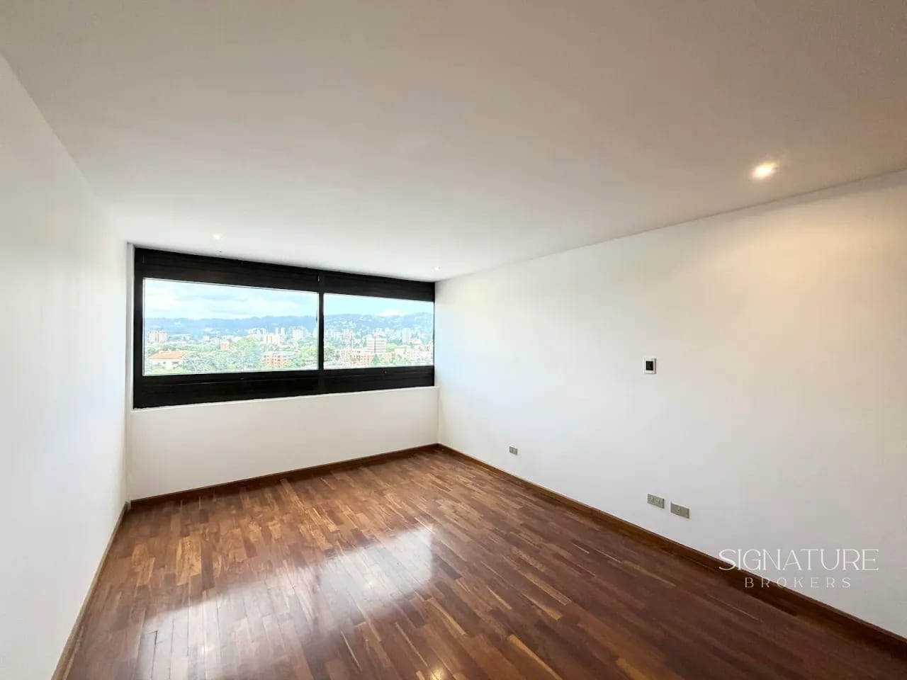 Apartamento en Renta – Edificio Tiffany I Z.10 — Apartamento en Alquiler en Tiffany, Zona 10, Guatemala, Ciudad — foto 7 de 10