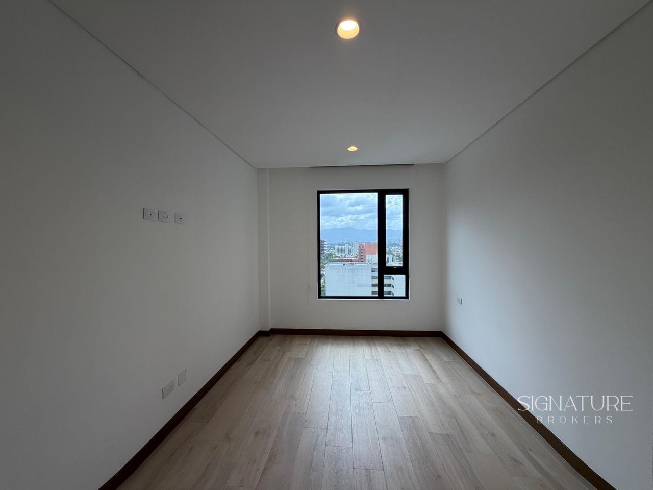 Apartamento en Renta - Ferre Díez Z.10 — Apartamento en Alquiler en Ferré Diez, Zona 10, Guatemala, Ciudad — foto 6 de 11
