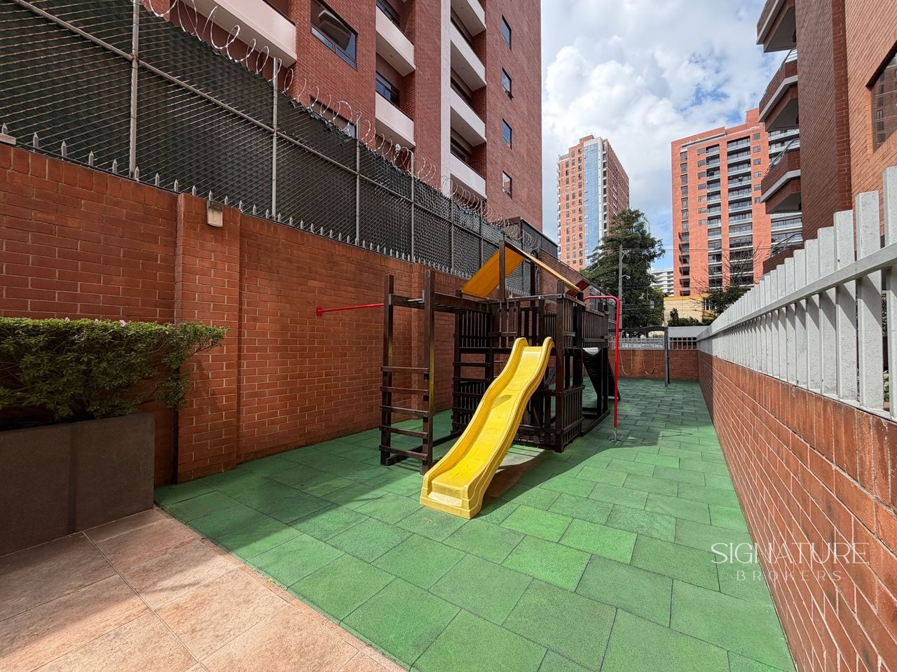 Apartamento en Renta - Santa Maria Z.10 (copia) — Apartamento en Alquiler en Zona 10, Guatemala, Ciudad — foto 16 de 17