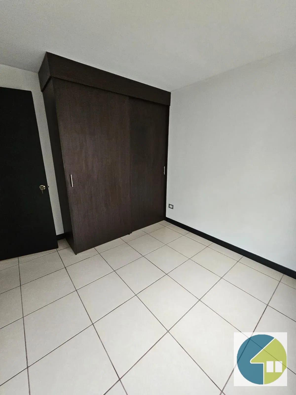 Dormitorio 2 — Para Estrenar Casas con Preciosa Pérgola — Casa en Venta en Carretera a El Salvador, Guatemala, Ciudad — foto 5 de 14