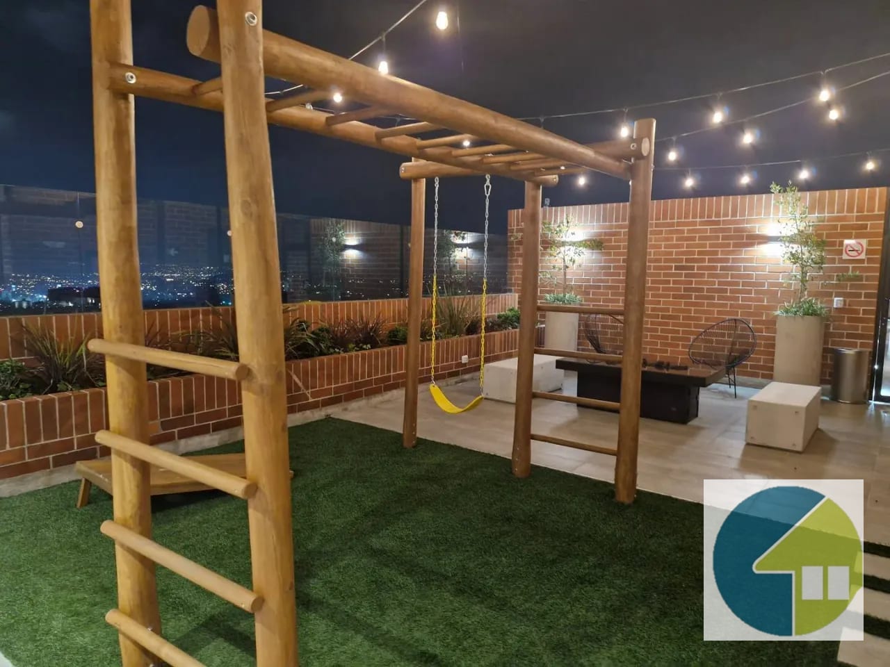 Área social — Apartamento Amueblado y Equipado en Zona 10 — Apartamento en Venta en Fiamene, Zona 10, Guatemala, Ciudad — foto 12 de 15