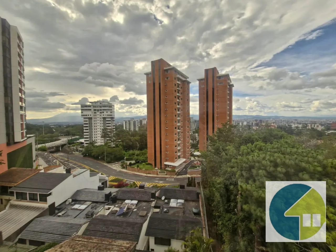 🏙️✨ ¡vive con Elegancia y Disfruta de Impresionantes Vistas en Lomas — Apartamento en Alquiler en Carretera a El Salvador, Guatemala, Ciudad — foto 5 de 13