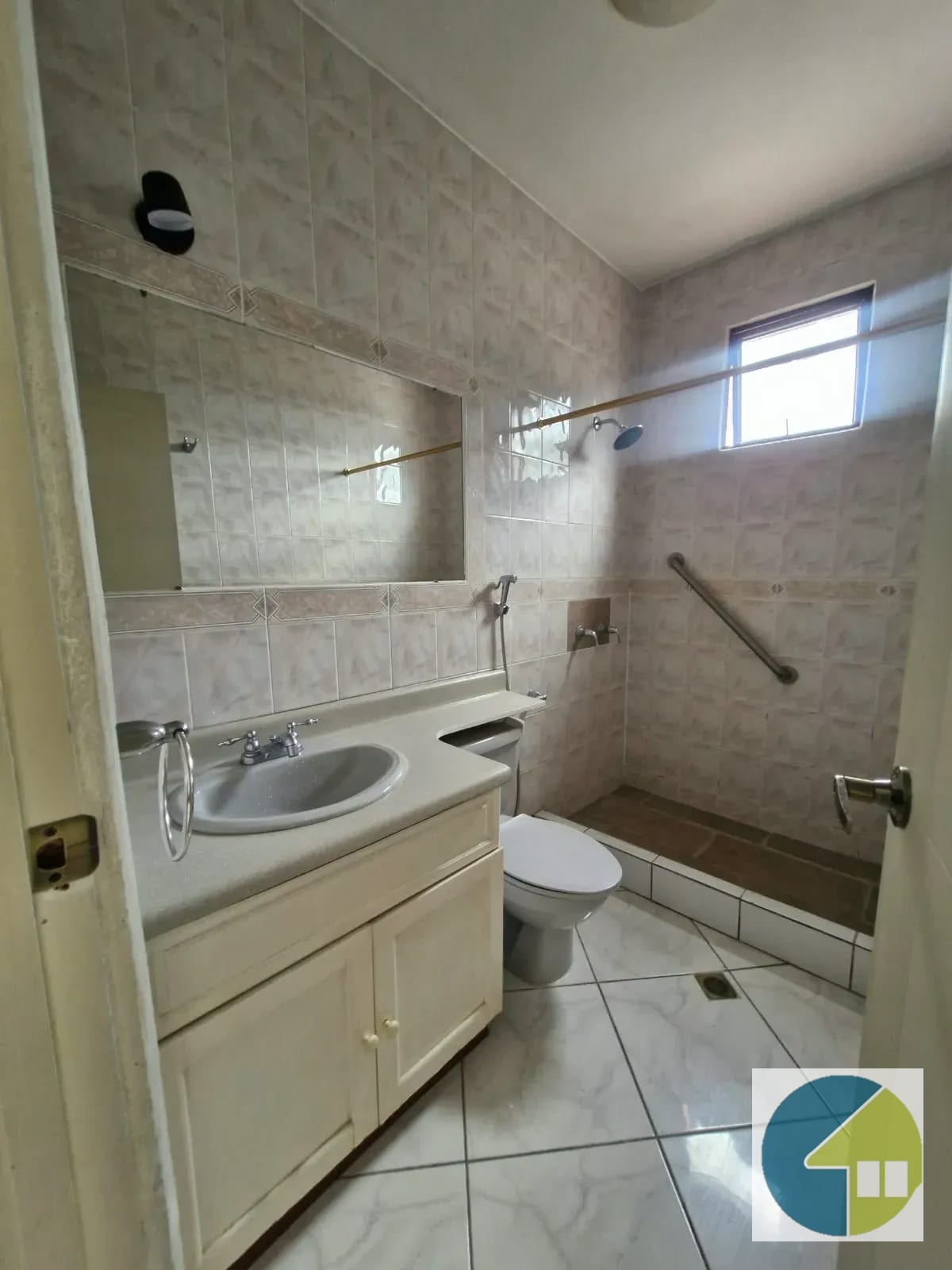 🏙️✨ ¡vive con Elegancia y Disfruta de Impresionantes Vistas en Lomas — Apartamento en Alquiler en Carretera a El Salvador, Guatemala, Ciudad — foto 8 de 13