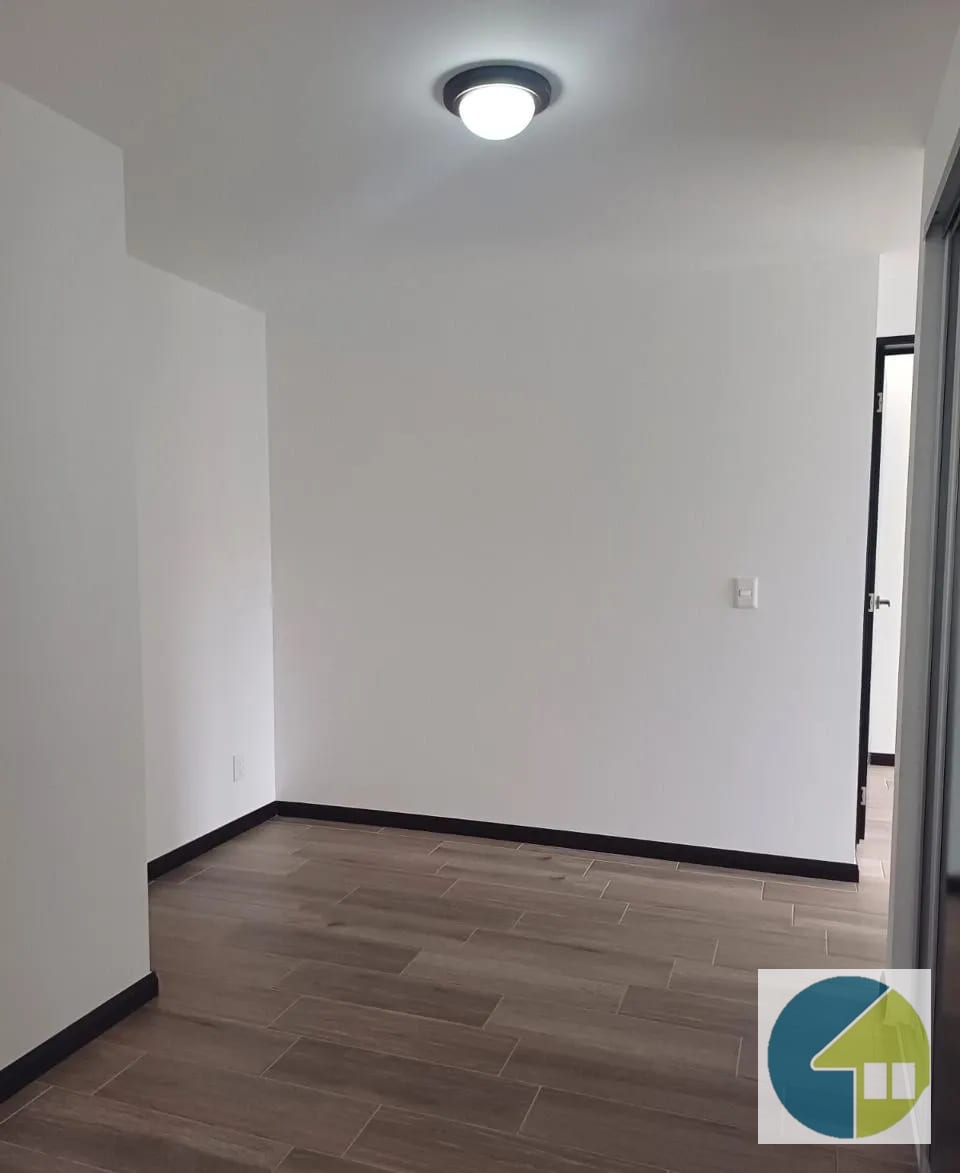 Estudio — Apartamento en Renta en Zona 14 – Segheria — Apartamento en Alquiler en Segheria, Zona 14, Guatemala, Ciudad — foto 5 de 11