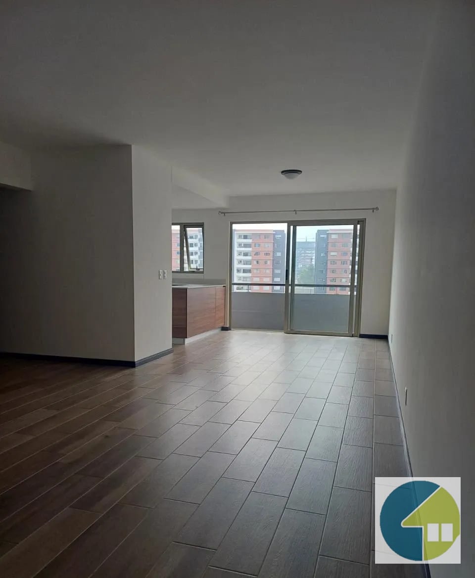 Sala — Apartamento en Renta en Zona 14 – Segheria — Apartamento en Alquiler en Segheria, Zona 14, Guatemala, Ciudad — foto 2 de 11