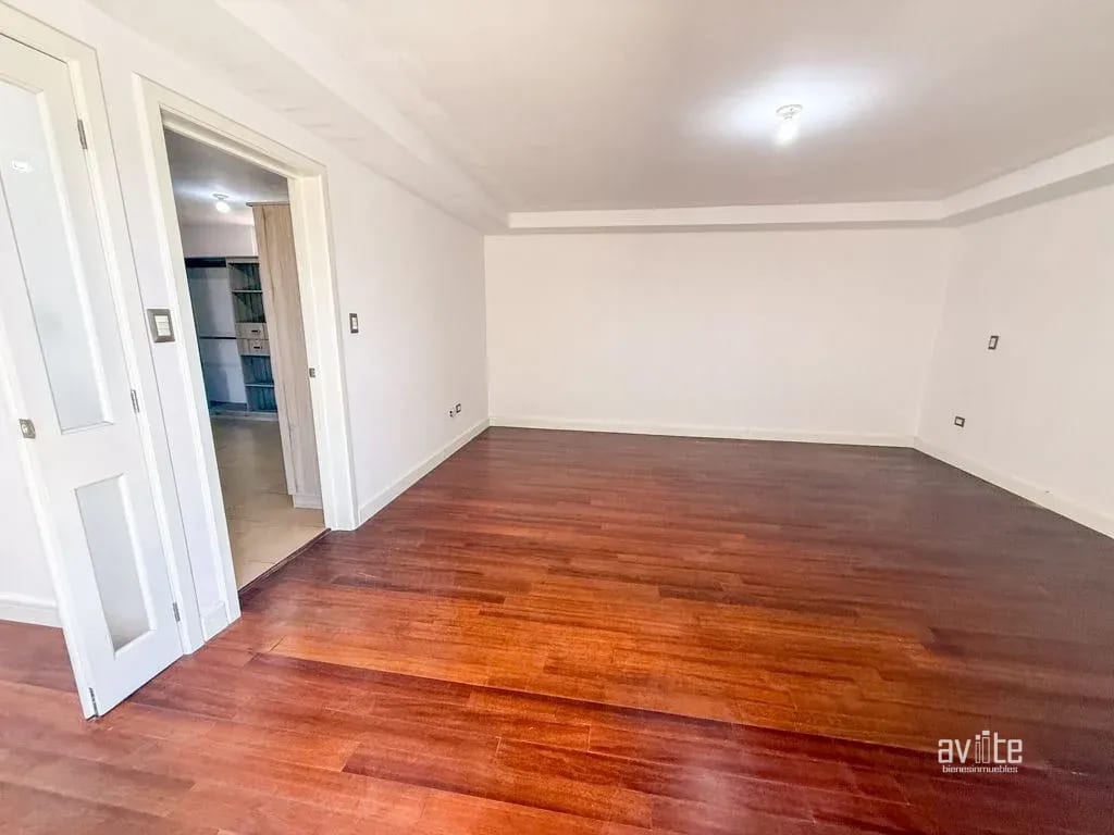 Casa dentro de Condominio, cerca de Cayala y URL Q3,500,000 más impuestos — Casa en Venta en Zona 16, Guatemala, Ciudad — foto 4 de 13
