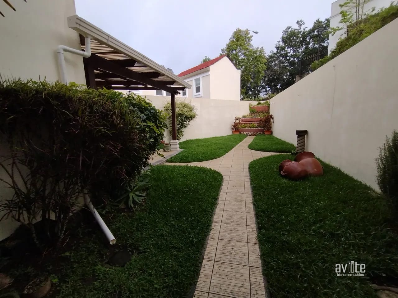 Condado Naranjo, Victoria en Alquiler. — Casa en Alquiler en Condado Naranjo, Zona 4 Mixco, Guatemala, Ciudad — foto 10 de 11