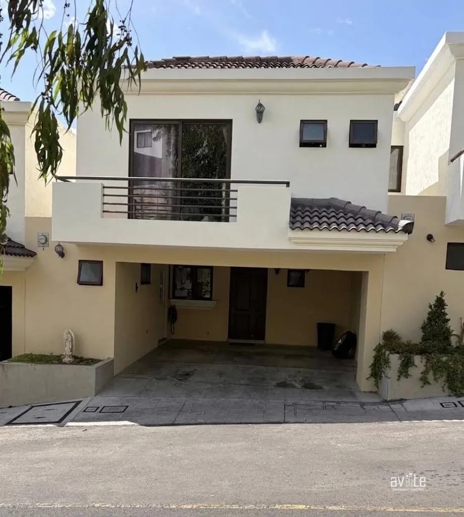 Vistas del Naranjo 1. Casa en venta, 3 niveles $300,000 más impues — Casa en Venta en Vistas del Naranjo, Zona 4 Mixco, Guatemala, Ciudad — foto 2 de 10