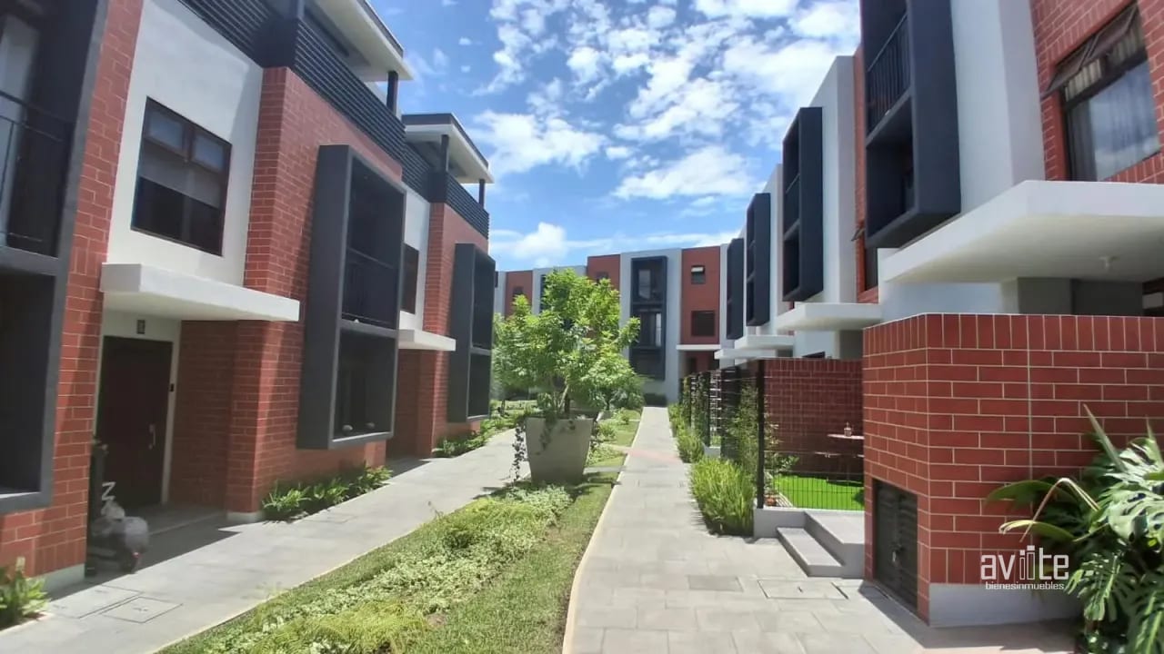 Condado Naranjo, casa para estrenar Q10,000.00 — Casa en Alquiler en Condado Naranjo, Zona 4 Mixco, Guatemala, Ciudad — foto 13 de 14