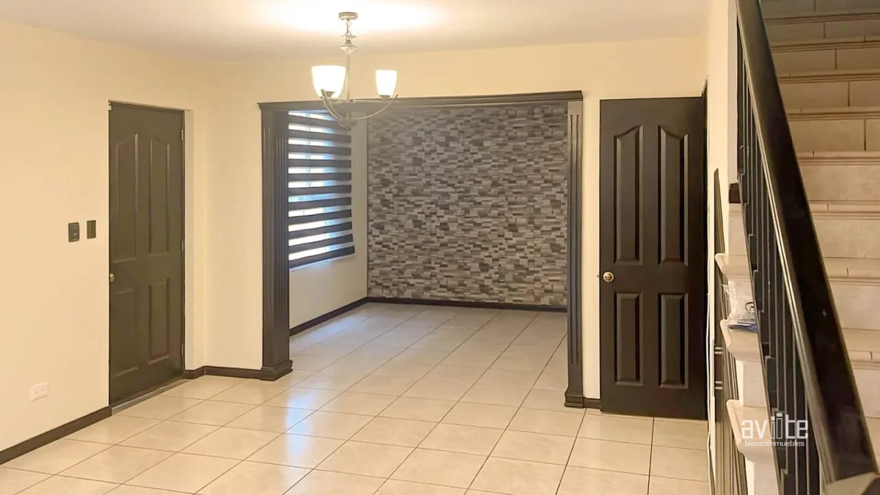 CONDADO NARANJO, Casa Navarra en alquiler Q9,500 — Casa en Alquiler en Condado Naranjo, Zona 4 Mixco, Guatemala, Ciudad — foto 3 de 7