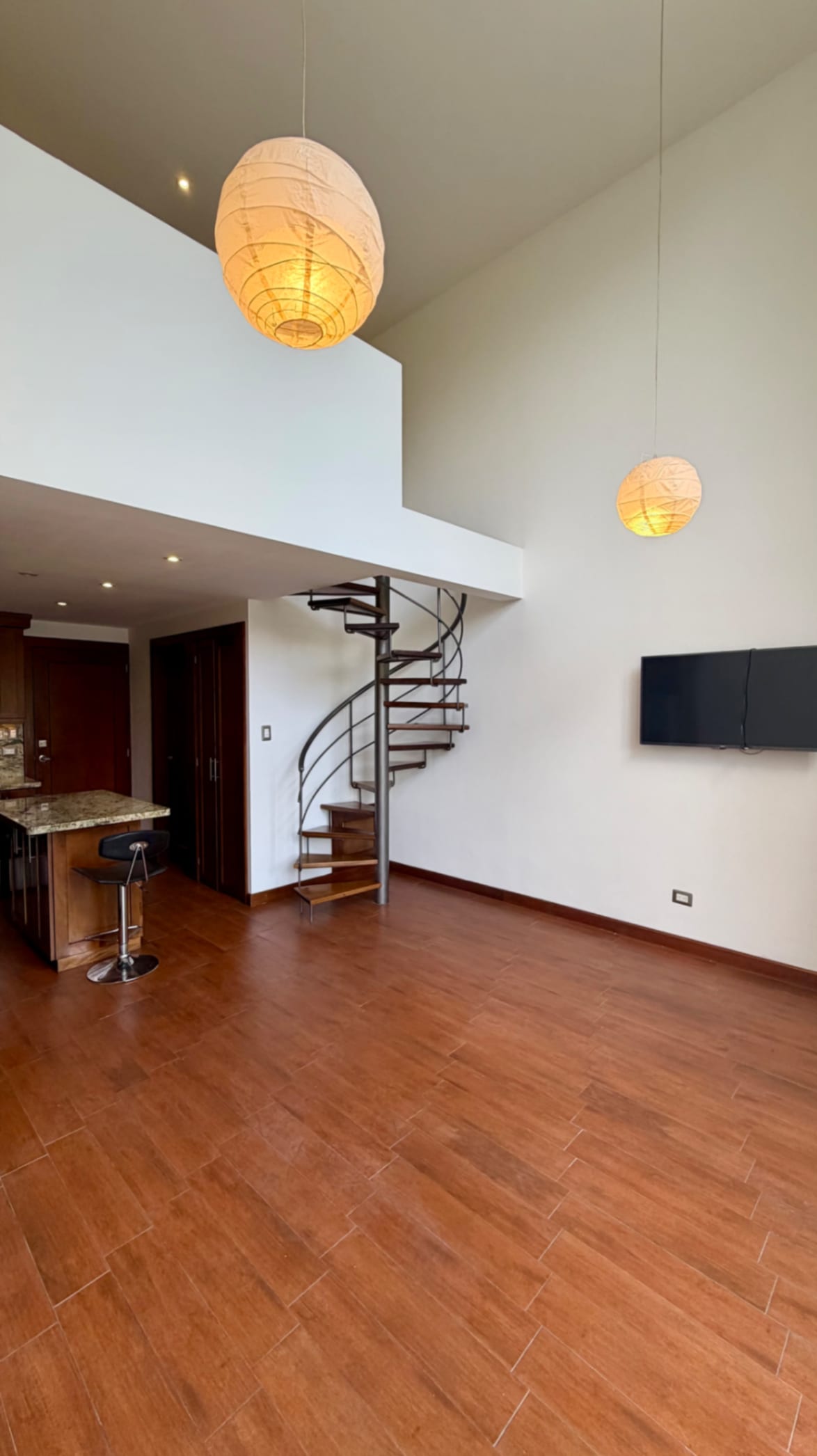 Apartamento tipo Loft - 8 mins de Cayalá — Apartamento en Alquiler en Zona 16, Guatemala, Ciudad — foto 2 de 11