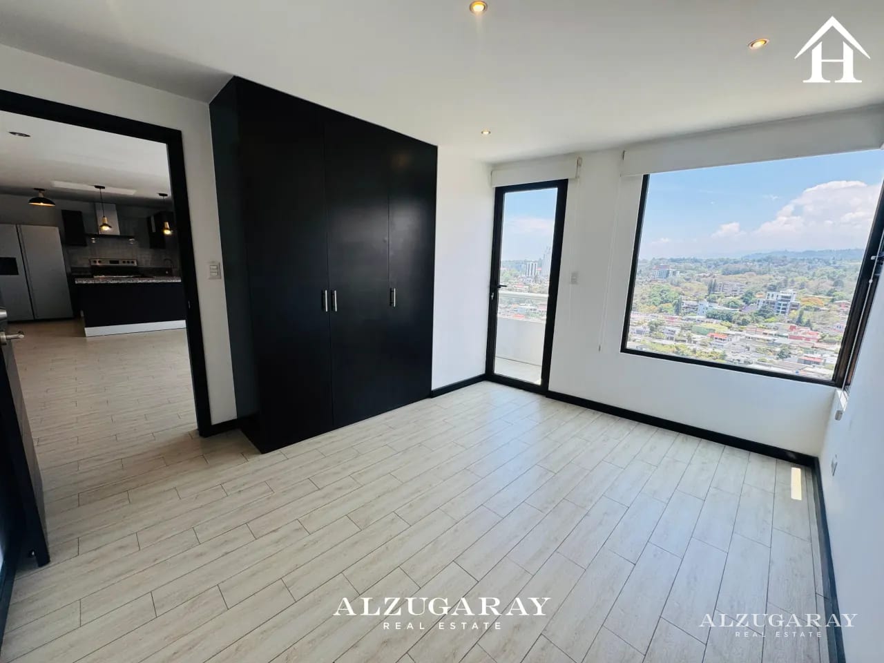 APTO. NIVEL ALTO C/BALCÓN -2 HAB. / EDIFICIO ZONA 15 — Apartamento en Venta en Zona 15, Guatemala, Ciudad — foto 7 de 13
