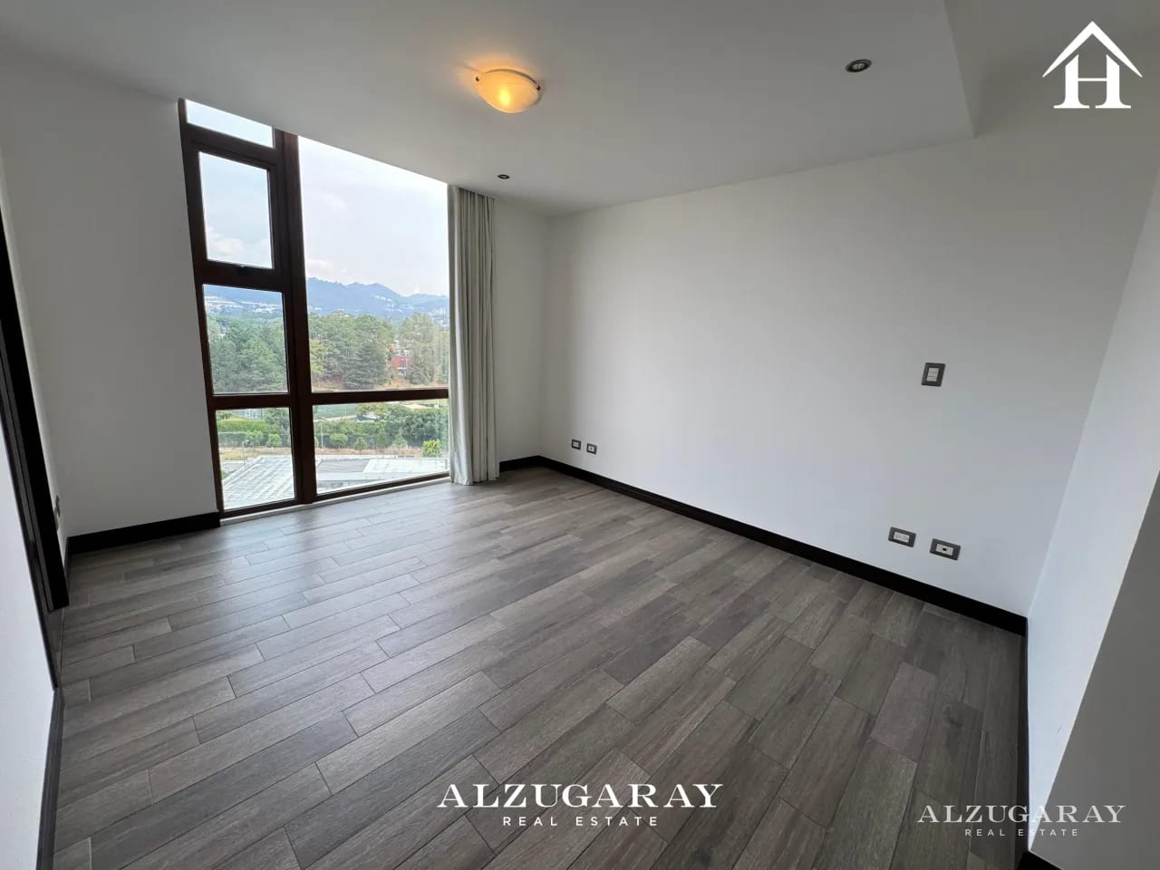 APTO. NIVEL ALTO C/ BALCÓN -3 HAB. /SAN ISIDRO 2021 Z.16 — Apartamento en Venta en Zona 16, Guatemala, Ciudad — foto 4 de 11
