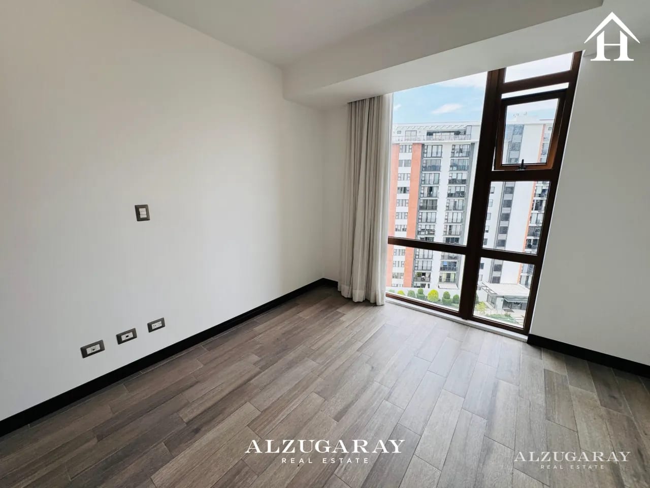 APTO. NIVEL ALTO C/ BALCÓN -3 HAB. /SAN ISIDRO 2021 Z.16 — Apartamento en Venta en Zona 16, Guatemala, Ciudad — foto 6 de 11