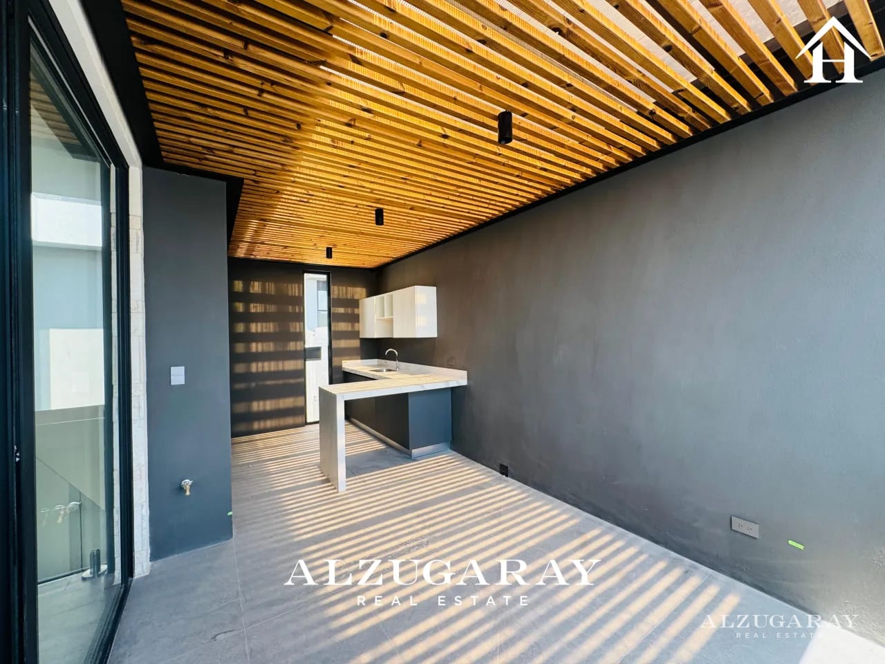 CASA MODERNA C/ TERRAZA -4 HAB. / ARUNA, KM 9 CAES — Casa en Alquiler en Carretera a El Salvador, Guatemala, Ciudad — foto 4 de 13