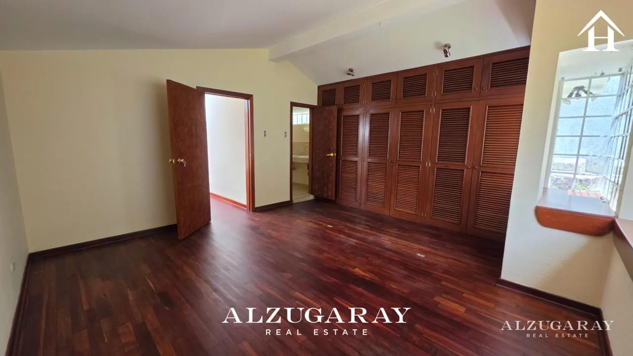 CASA AMPLIA E ILUMINADA - 4 HAB. / CONDOMINIO Z. 10 — Casa en Alquiler en Zona 10, Guatemala, Ciudad — foto 8 de 14