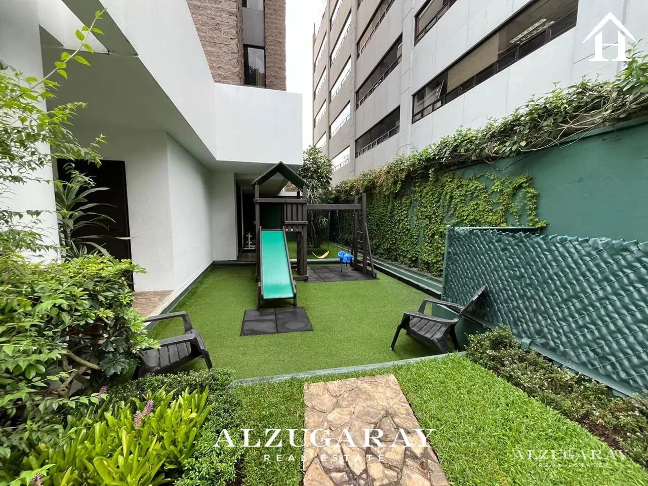 APTO AMUEBLADO C/ AMPLIO BALCÓN- 1 HAB. / EDIFICIO EN ZONA 14 — Apartamento en Alquiler en Zona 14, Guatemala, Ciudad — foto 8 de 13