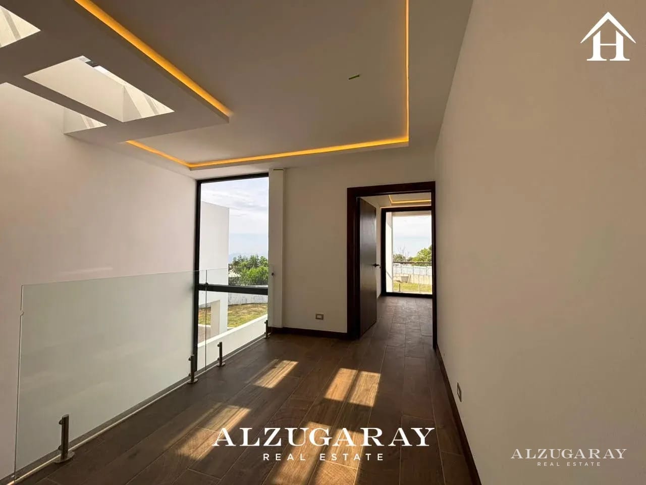 Casa Moderna para Estrenar - 5 Hab / Carr. Sta Elena Barillas — Casa en Venta en Santa Elena Barillas, Guatemala, Ciudad — foto 6 de 12