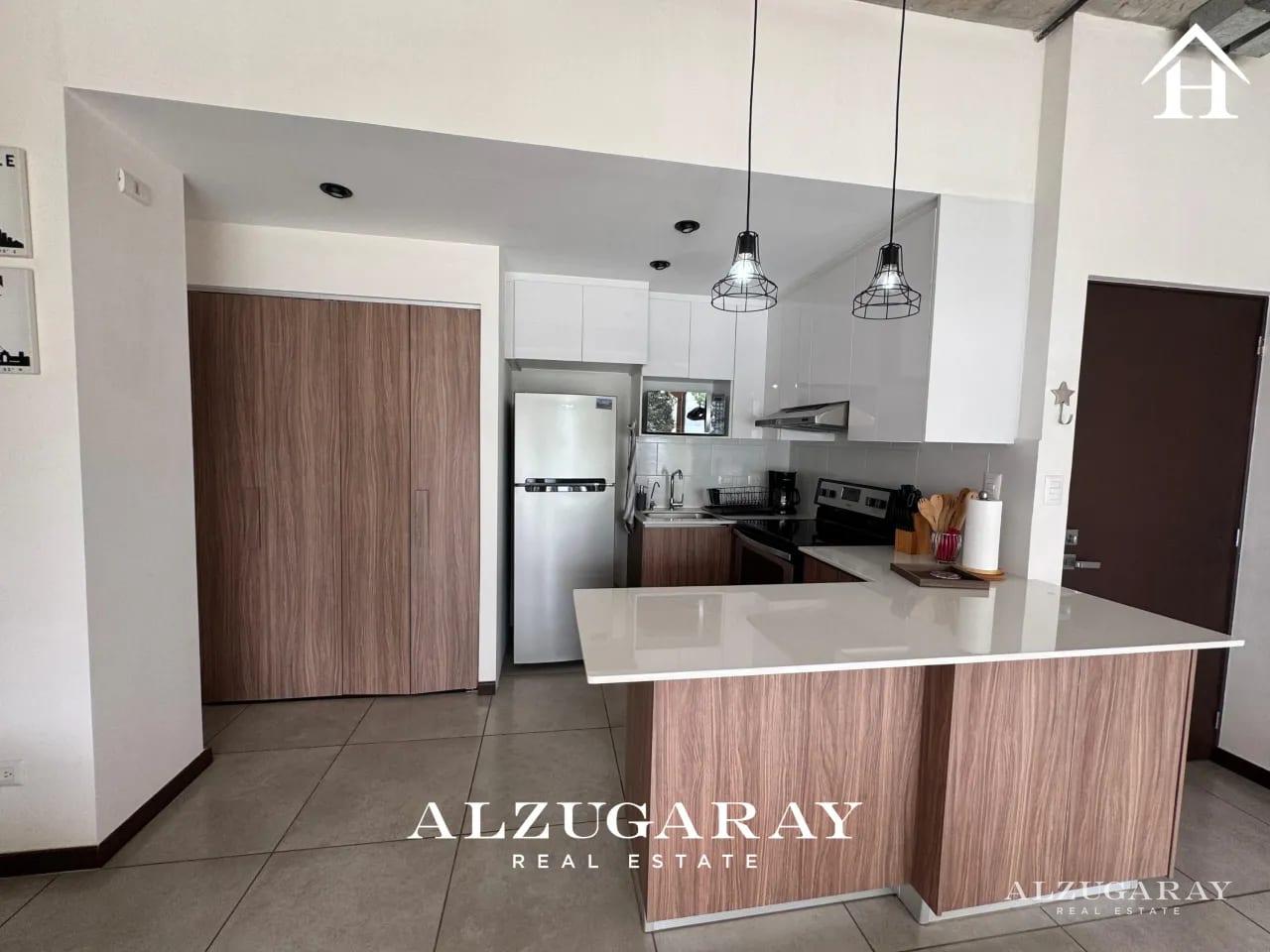 Apartamento Amueblado | 2 Hab. | Edificio en Zona 15 — Apartamento en Alquiler en Zona 15, Guatemala, Ciudad — foto 2 de 15