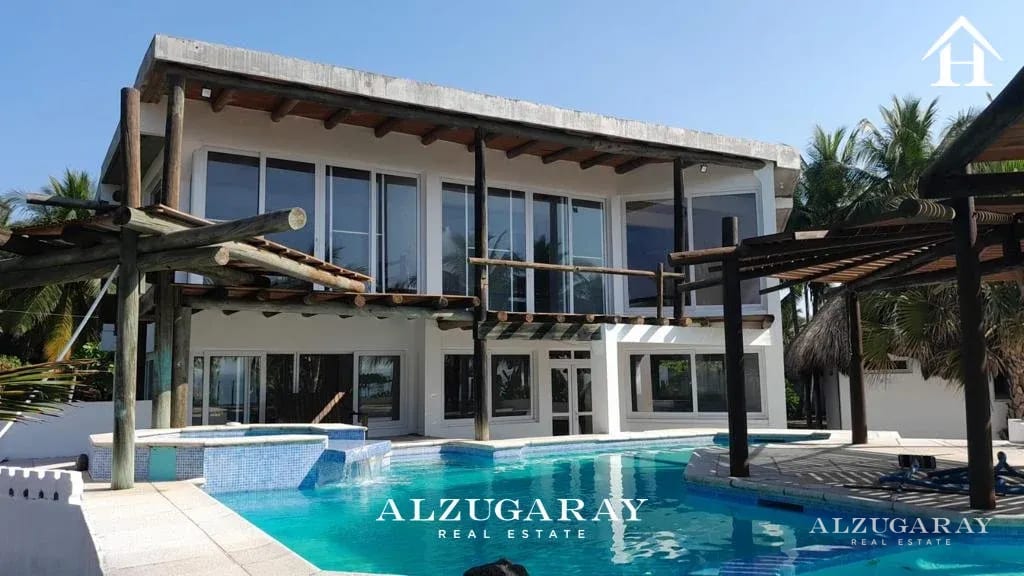 Casa Frente al Mar, el Pumpo | 4 Hab 6,434 Vrs, Monterrico — Casa vacacional en Venta en Monterrico, Santa Rosa — foto 1 de 12