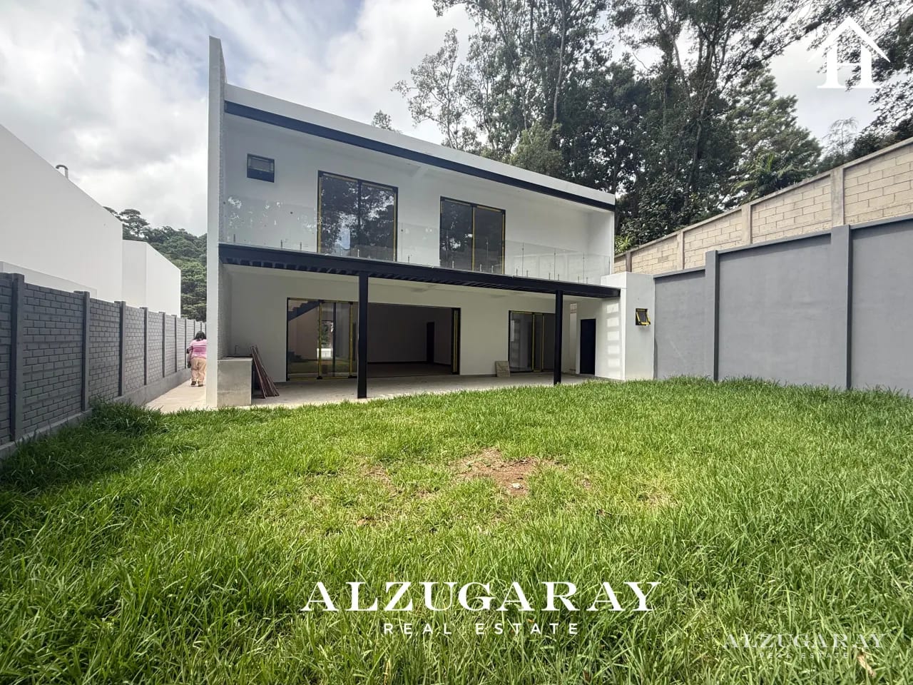 Casa en Renta Santa Rosalia KM. 12.5 CAES — Casa en Alquiler en Santa Rosalia La Laguna, Carretera a El Salvador, Guatemala, Ciudad — foto 1 de 13