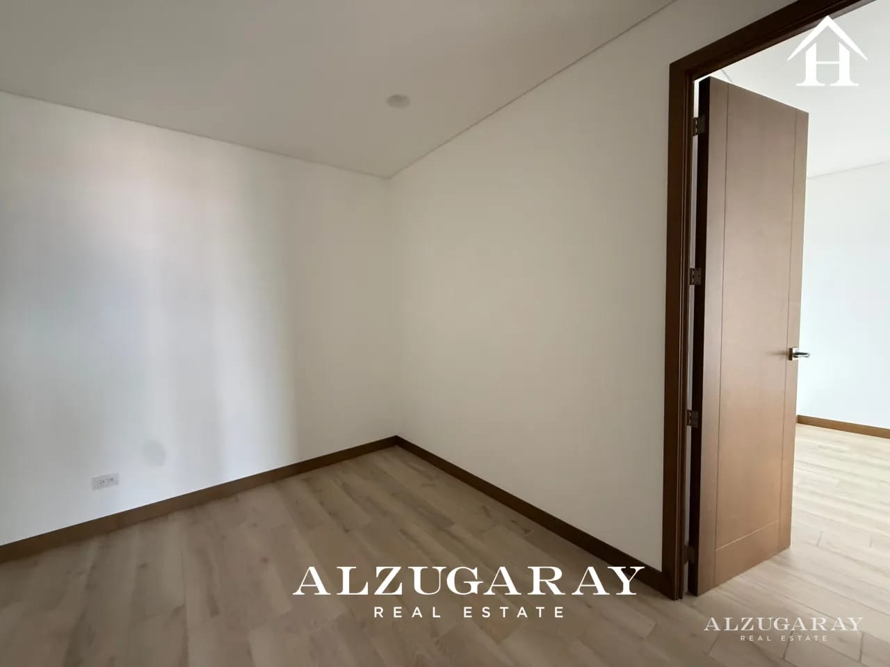 Apartamento en Renta | 3 Hab. | Ferre Diez Z.10 — Apartamento en Alquiler en Ferré Diez, Zona 10, Guatemala, Ciudad — foto 9 de 11