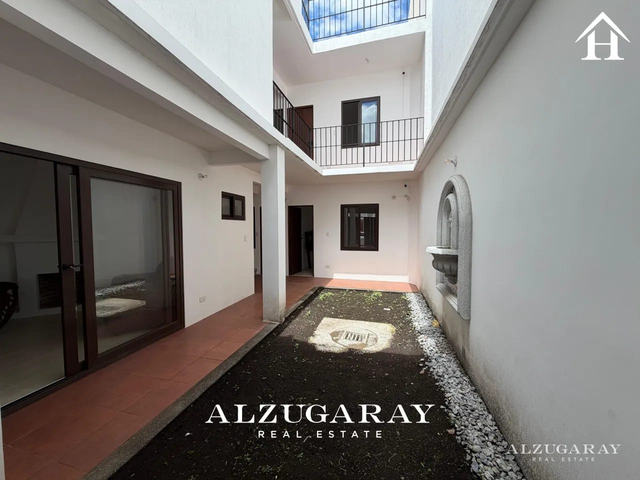Casa Semi Amueblada en Renta| 5 Hab | Condominio a 7 Mins. Antigua — Casa en Alquiler en Antigua, Sacatepéquez — foto 1 de 16