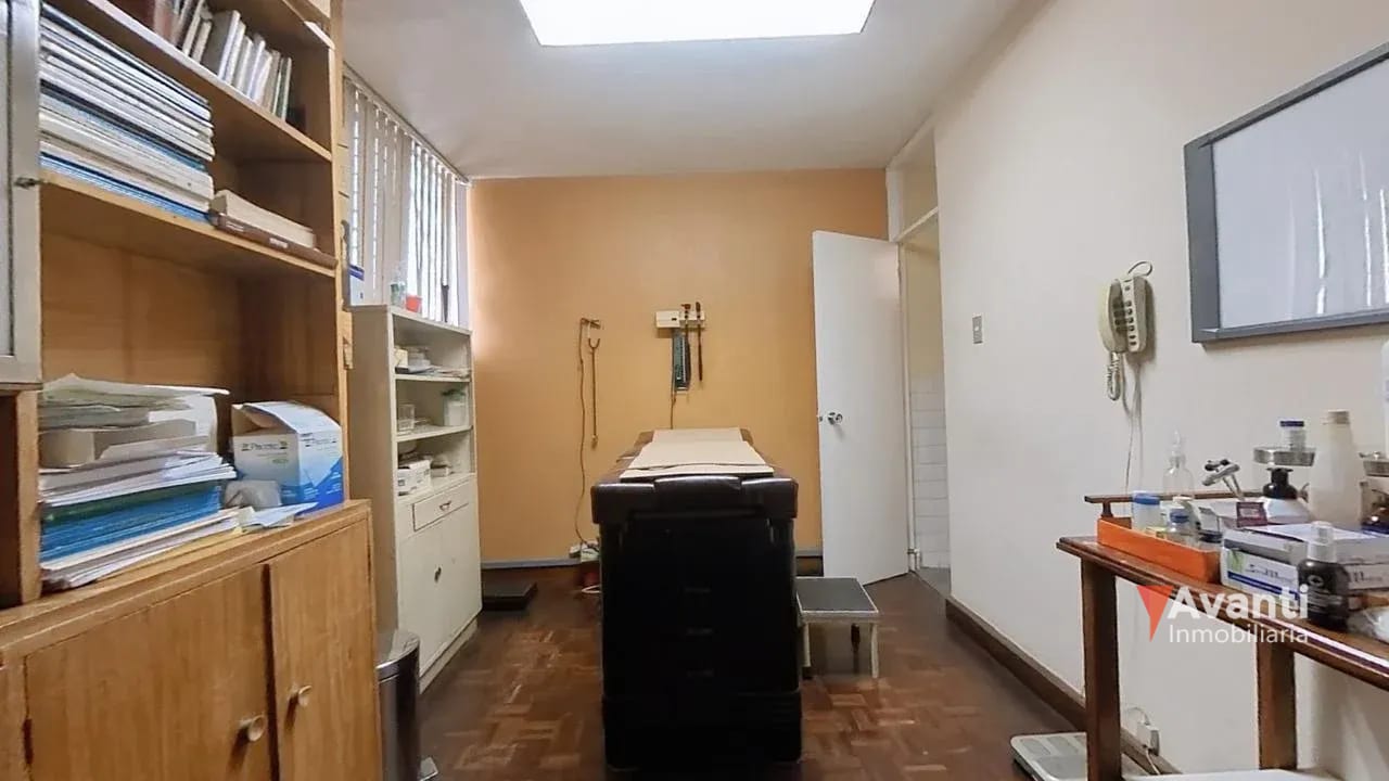 Venta de clinica en zona 10, Centro Medico I — Clínica en Venta en Zona 10, Guatemala, Ciudad — foto 1 de 7
