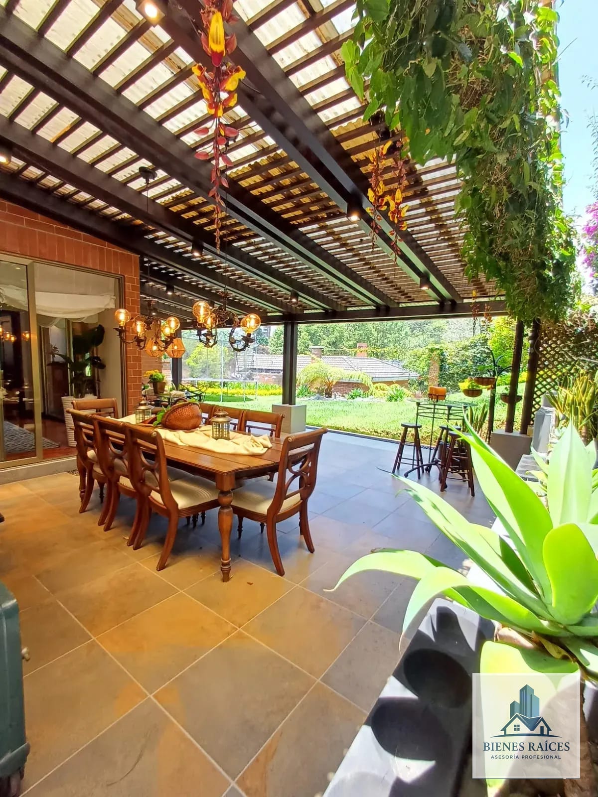 Casa Preciosa en Villa Serena-muxbal — Casa en Venta en Muxbal, Guatemala, Ciudad — foto 2 de 4