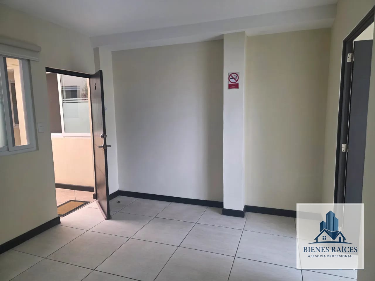 Comodísimo Apartamento Zona 15 Dentro de Garita el Maestro 2 — Apartamento en Alquiler en Vista Hermosa II, Zona 15, Guatemala, Ciudad — foto 1 de 5