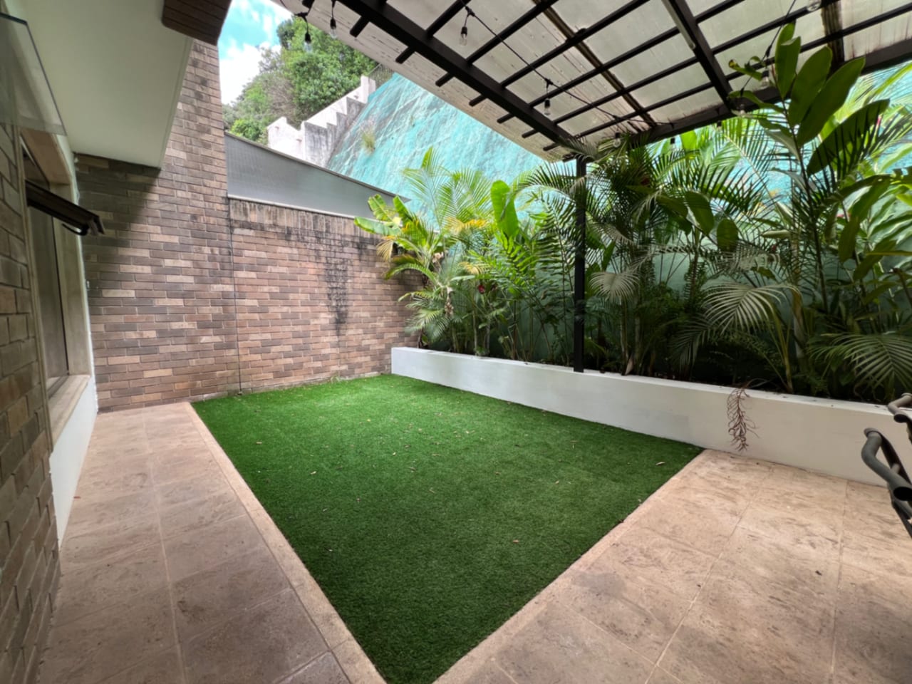 CASA RENTA ZONA 10, OAKLAND , 4 DESNIVELES, 3 DORMITORIOS , CONDOMINIO PRIVADO CON GARITA. $2,500 + IVA — Casa en Alquiler en Zona 10, Guatemala, Ciudad — foto 11 de 17