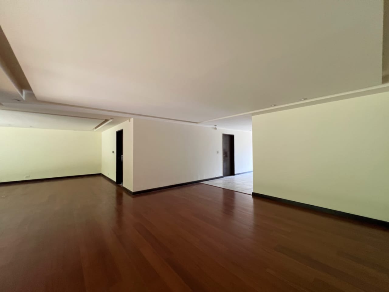 CASA RENTA CONDOMINIO EXCLUSIVO LA JOYA ZONA 10, 430 MTS2, 4 DORMITORIOS $4,500 DÓLARES MÁS IVA — Casa en Alquiler en Zona 10, Guatemala, Ciudad — foto 6 de 17