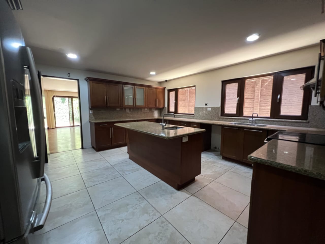 CASA RENTA CONDOMINIO EXCLUSIVO LA JOYA ZONA 10, 430 MTS2, 4 DORMITORIOS $4,500 DÓLARES MÁS IVA — Casa en Alquiler en Zona 10, Guatemala, Ciudad — foto 17 de 17