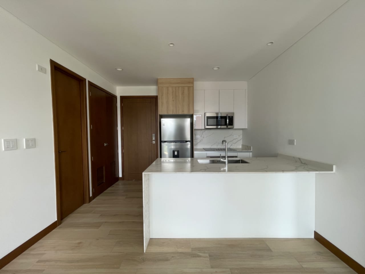 Zona 10, Apartamento Nuevo en Renta Ferré Diez, 95 MTS2, 2 Dormitorios — Apartamento en Alquiler en Ferré Diez, Zona 10, Guatemala, Ciudad — foto 8 de 16