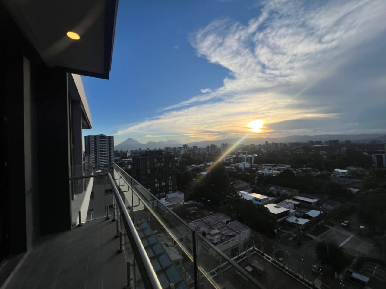 Apartamento Renta Zona 15 Vista Hermosa 2, Edificio Vhista , 2 Dormitorios , 2,5 Baños, 135 MTS2Linda Vista (no Se Aceptan Mascotas) — Apartamento en Alquiler en Vista Hermosa II, Zona 15, Guatemala, Ciudad — foto 4 de 16