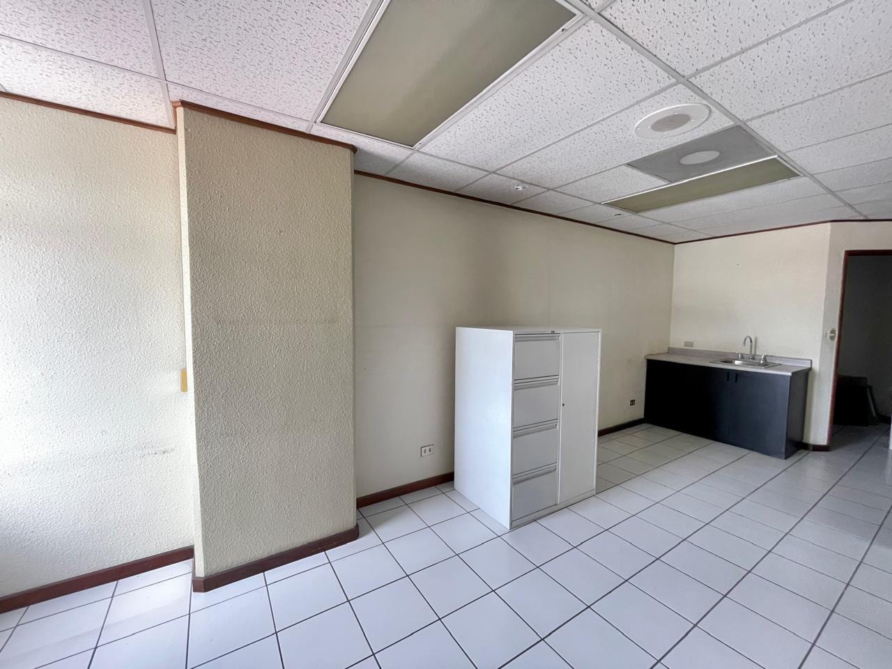 Clínica Médica Zona 10 Centro Médico Renta 85 Mts $1,800 — Clínica en Alquiler en Zona 10, Guatemala, Ciudad — foto 8 de 8