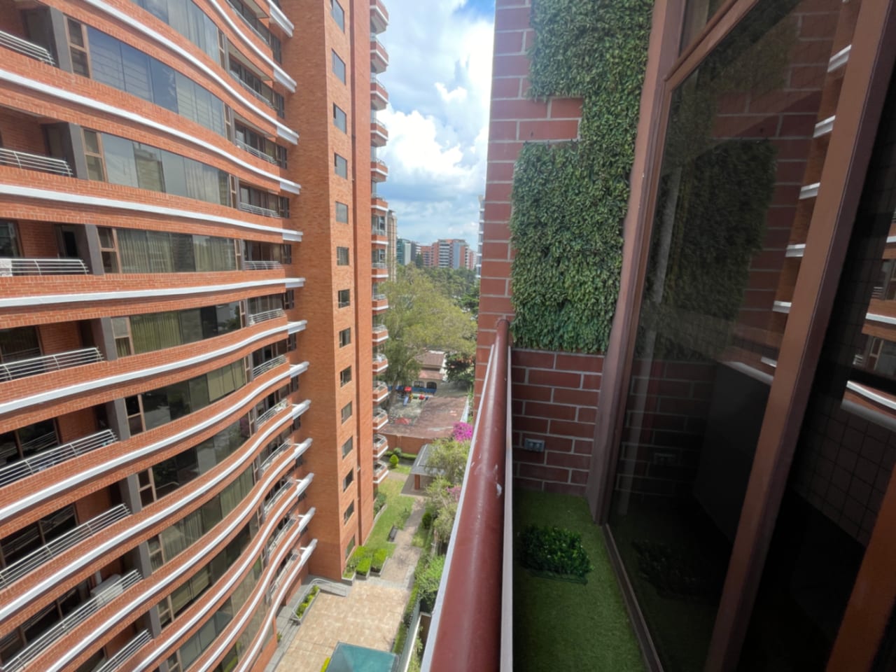 Apartamento Renta Zona 10, Savattore 1 Dormitorio 50 Mts2 $950 — Apartamento en Alquiler en Salvattore, Zona 10, Guatemala, Ciudad — foto 2 de 7