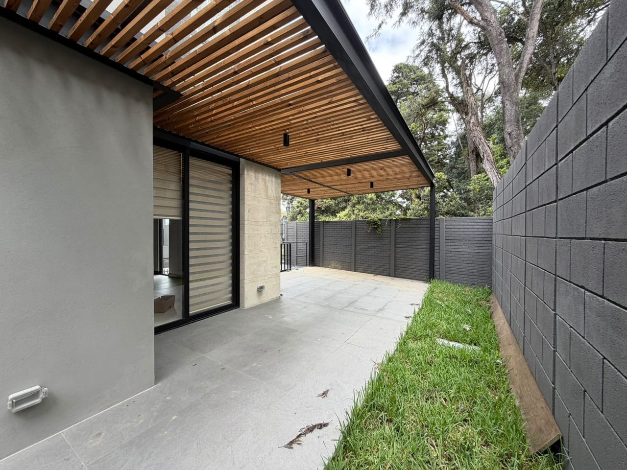 Aruna Residencias KM 8 CAES, Renta Casa Nueva 250 MTS2 3 Dormitorios — Casa en Alquiler en Carretera a El Salvador, Guatemala, Ciudad — foto 2 de 4
