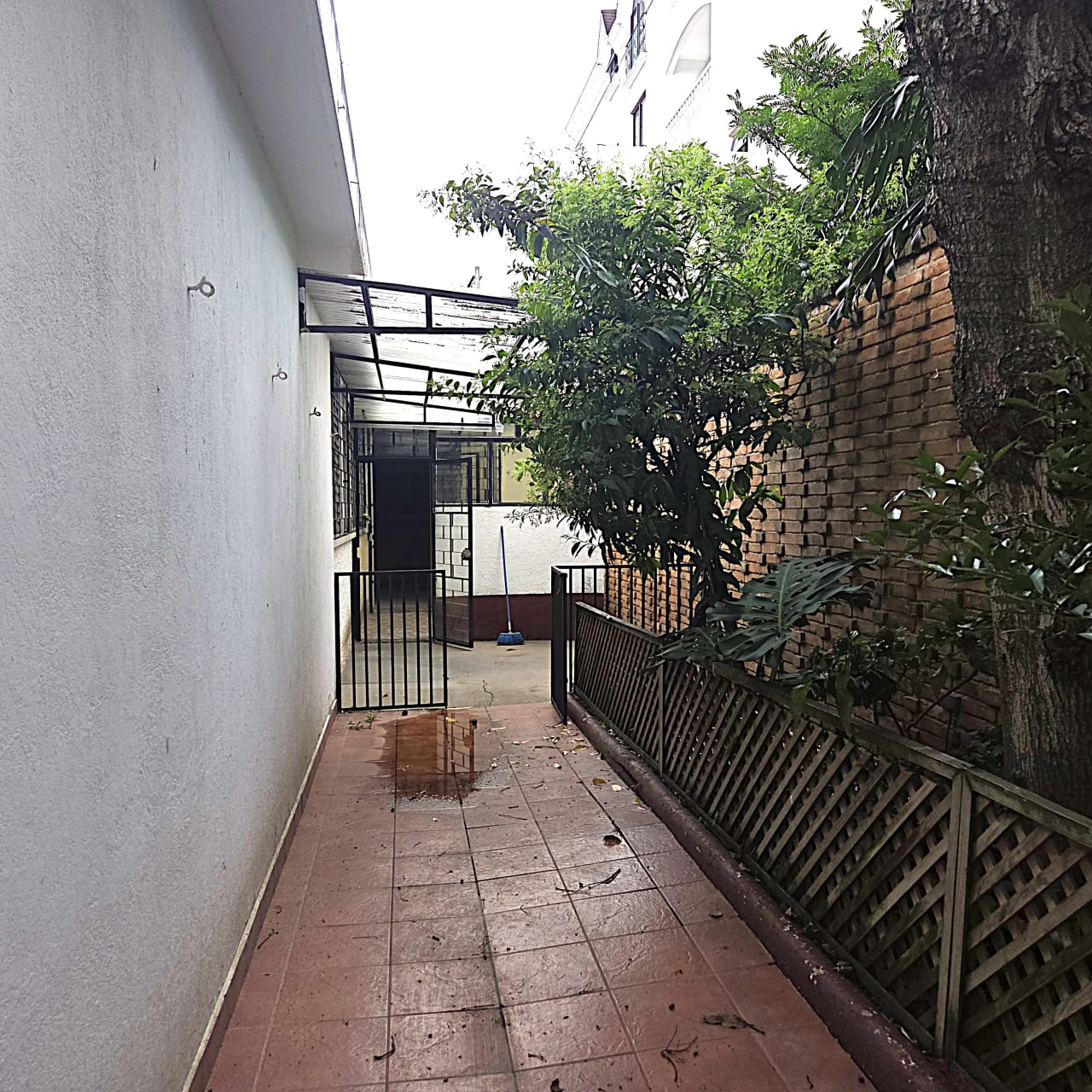 Amplia Casa en Renta Zona 10 — Casa en Alquiler en Zona 10, Guatemala, Ciudad — foto 11 de 18