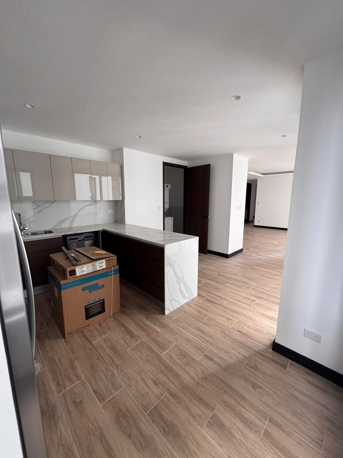 Apartamento Nuevo en Venta Zona 13, 3 Habitaciones + Hab. Servicio — Apartamento en Venta en Zona 13, Guatemala, Ciudad — foto 2 de 16