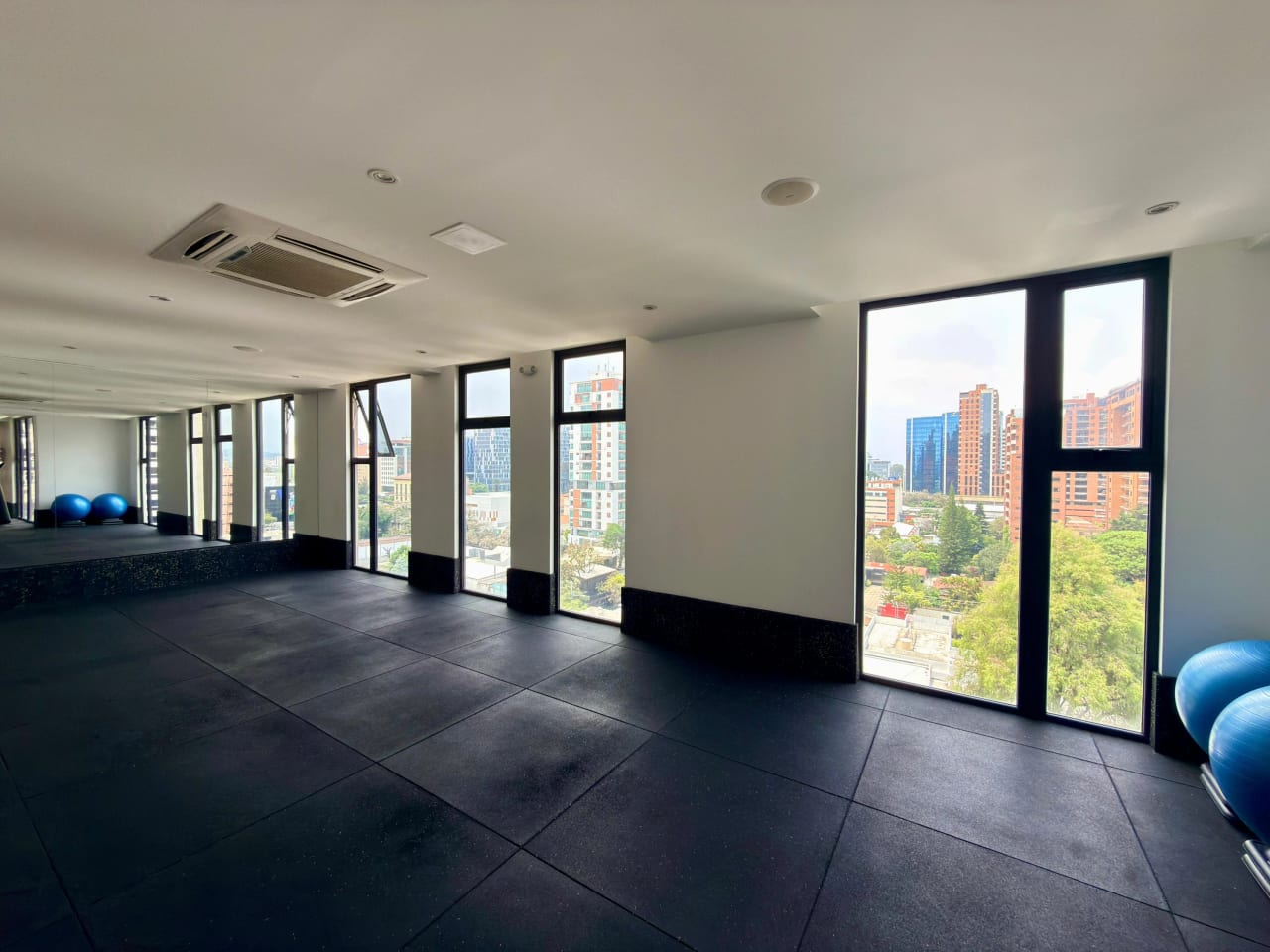 Alquilo apartamento en Vasanta zona 10 — Apartamento en Alquiler en Zona 10, Guatemala, Ciudad — foto 15 de 17