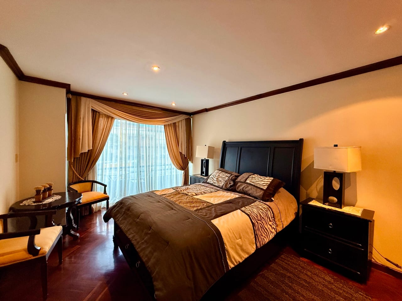 Alquilo apartamento amueblado en L'excellence zona 14 — Apartamento en Alquiler en Zona 14, Guatemala, Ciudad — foto 17 de 17
